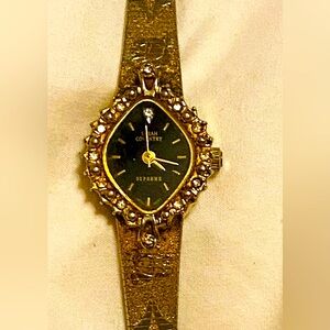 Vintage Sarah Coventry Gold Women's Watch LSSO33  168 PC 21 SR 626SW